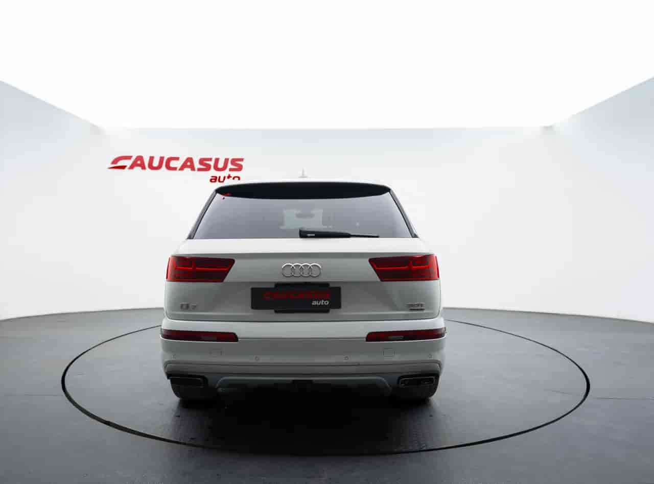 AUDI Q7 - 5