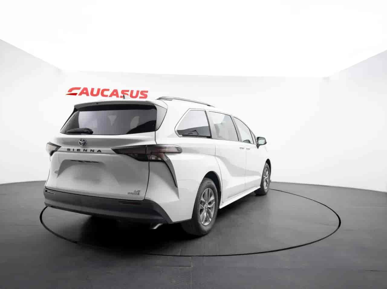 TOYOTA Sienna - 4