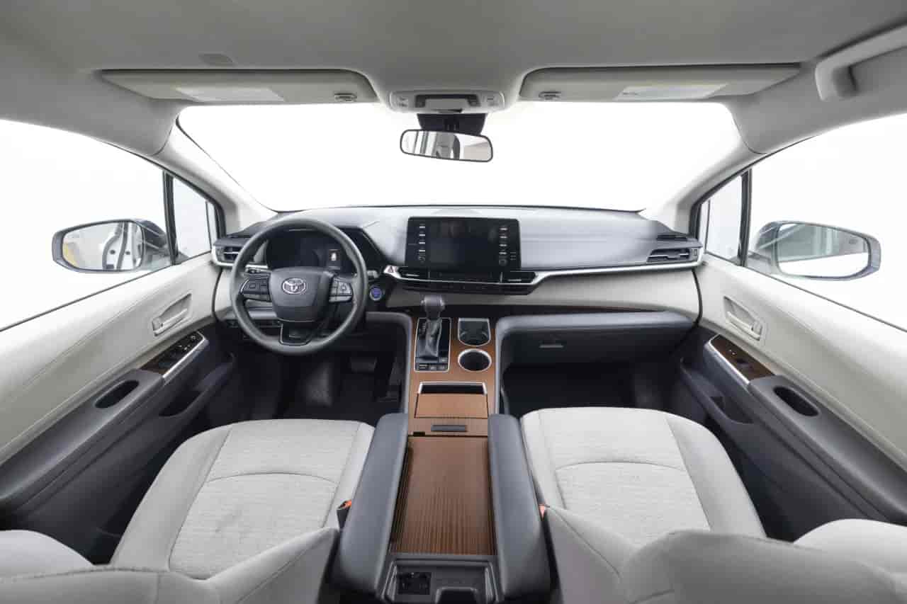 TOYOTA Sienna - 9