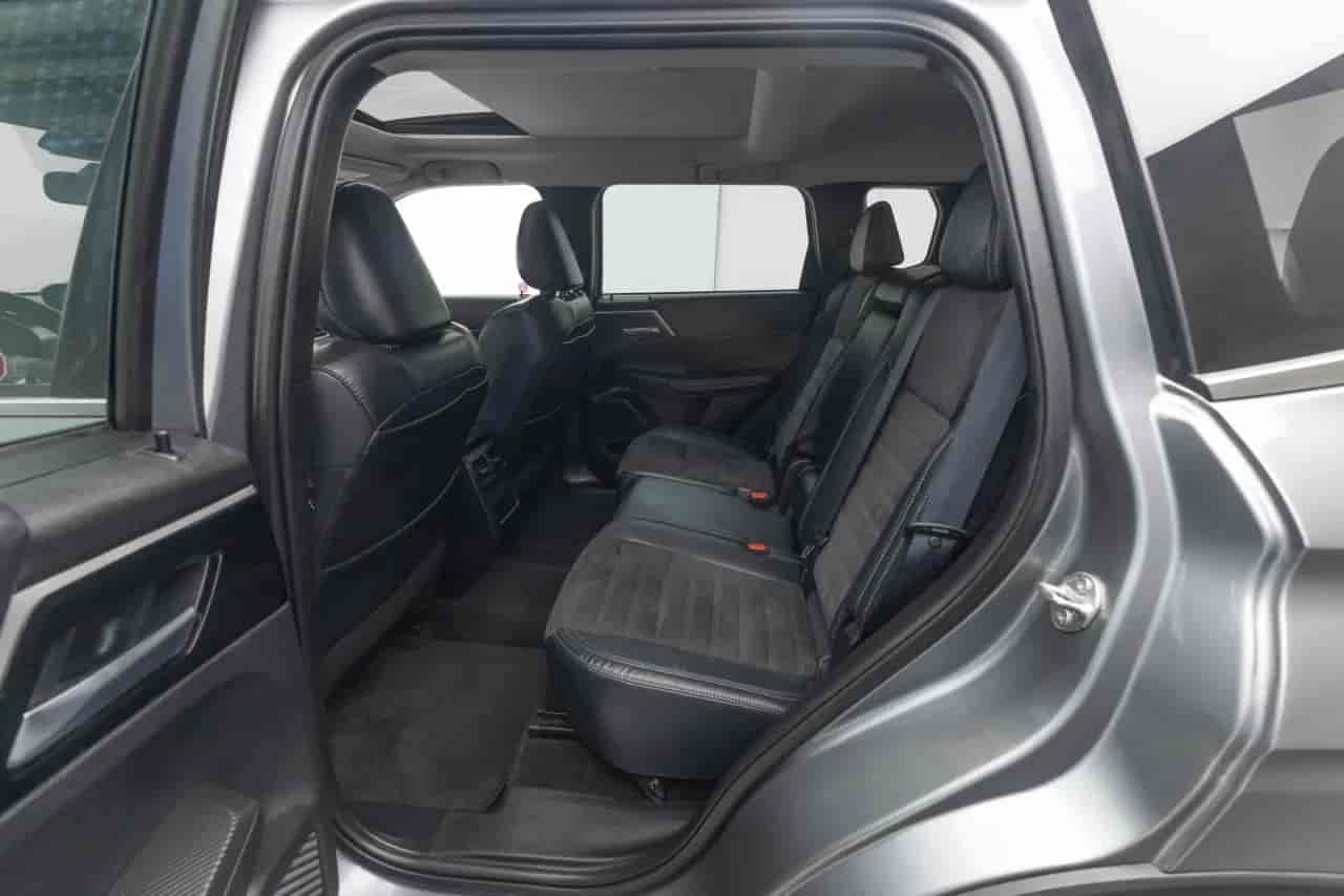 MITSUBISHI Outlander - 8