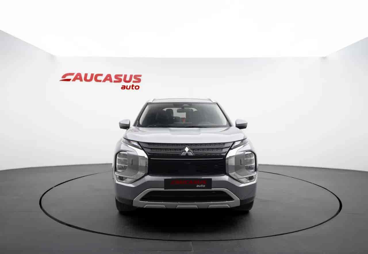 MITSUBISHI Outlander - 2