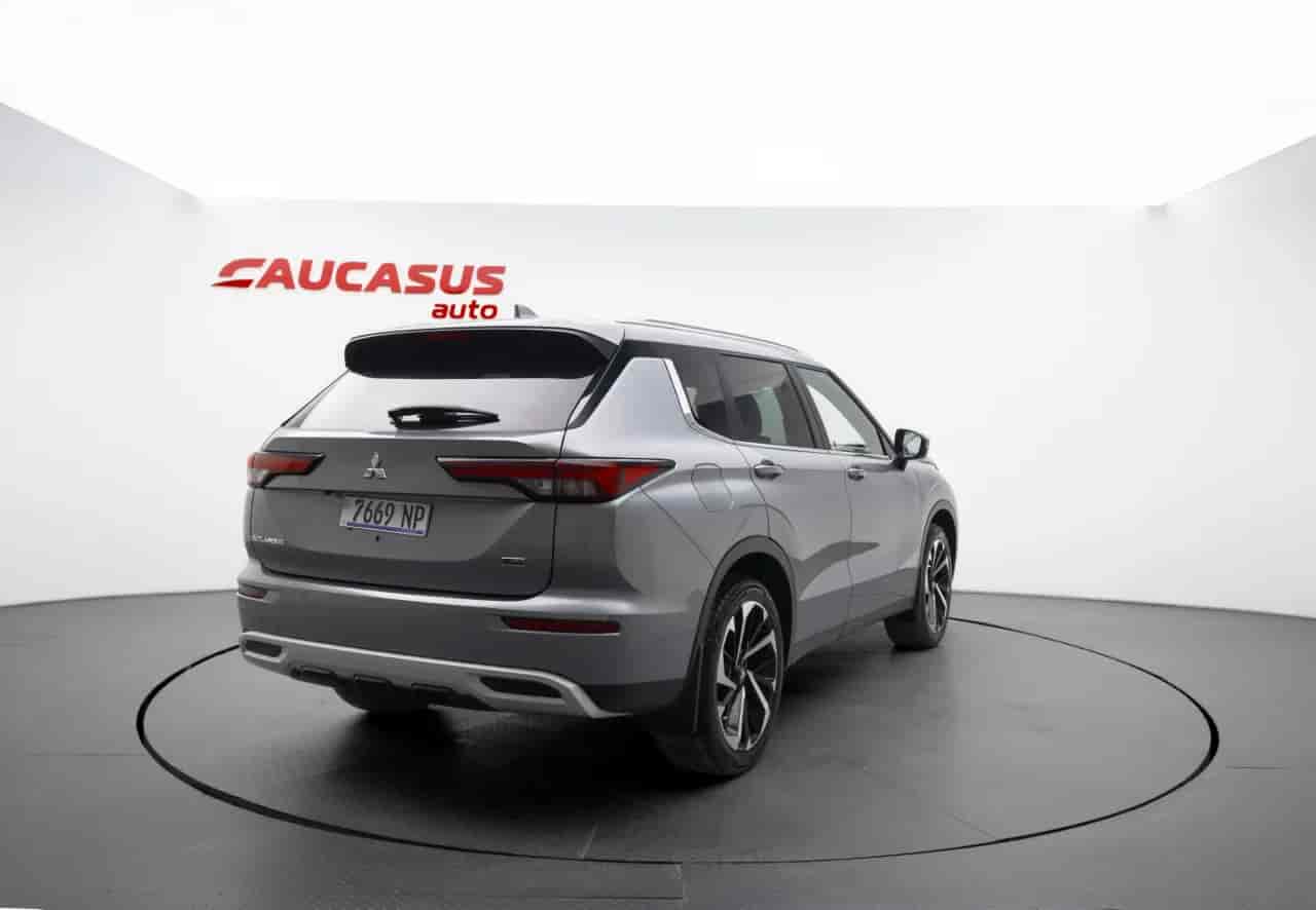 MITSUBISHI Outlander - 4