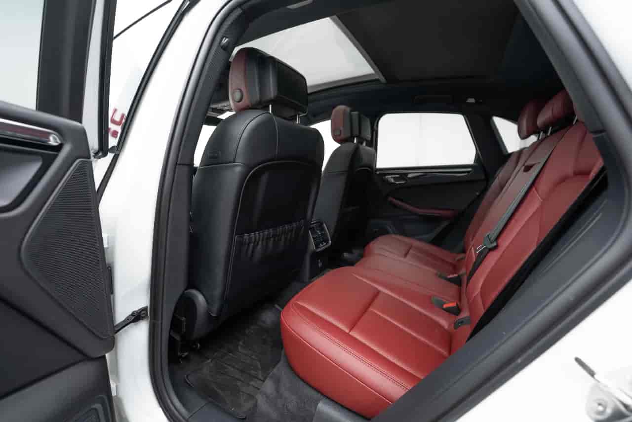 PORSCHE Macan - 9