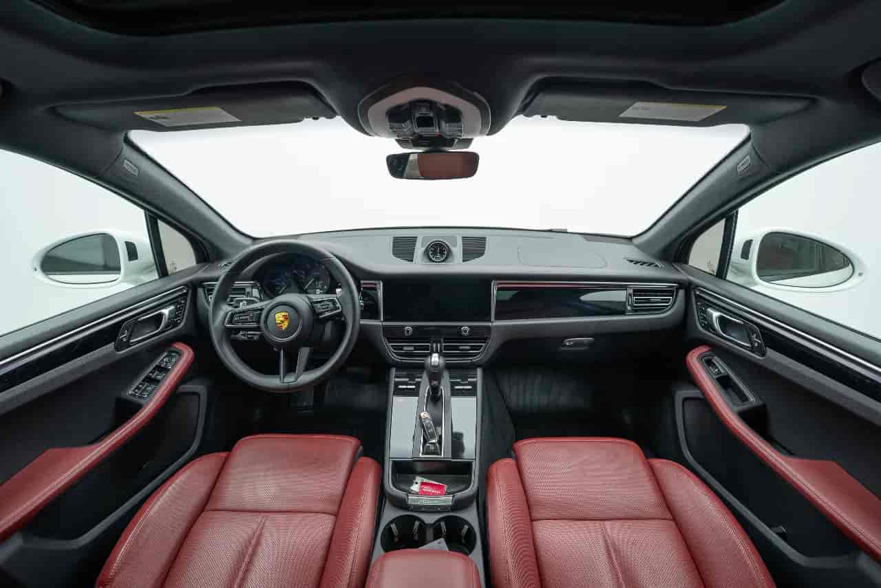 PORSCHE Macan - 10