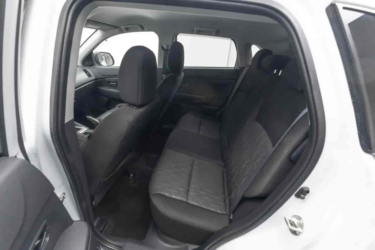 MITSUBISHI Outlander Sport - 8