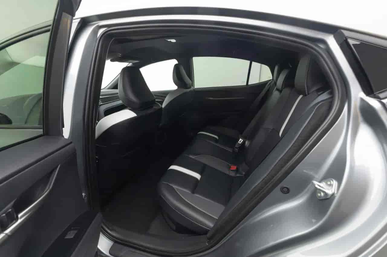 TOYOTA Camry - 8