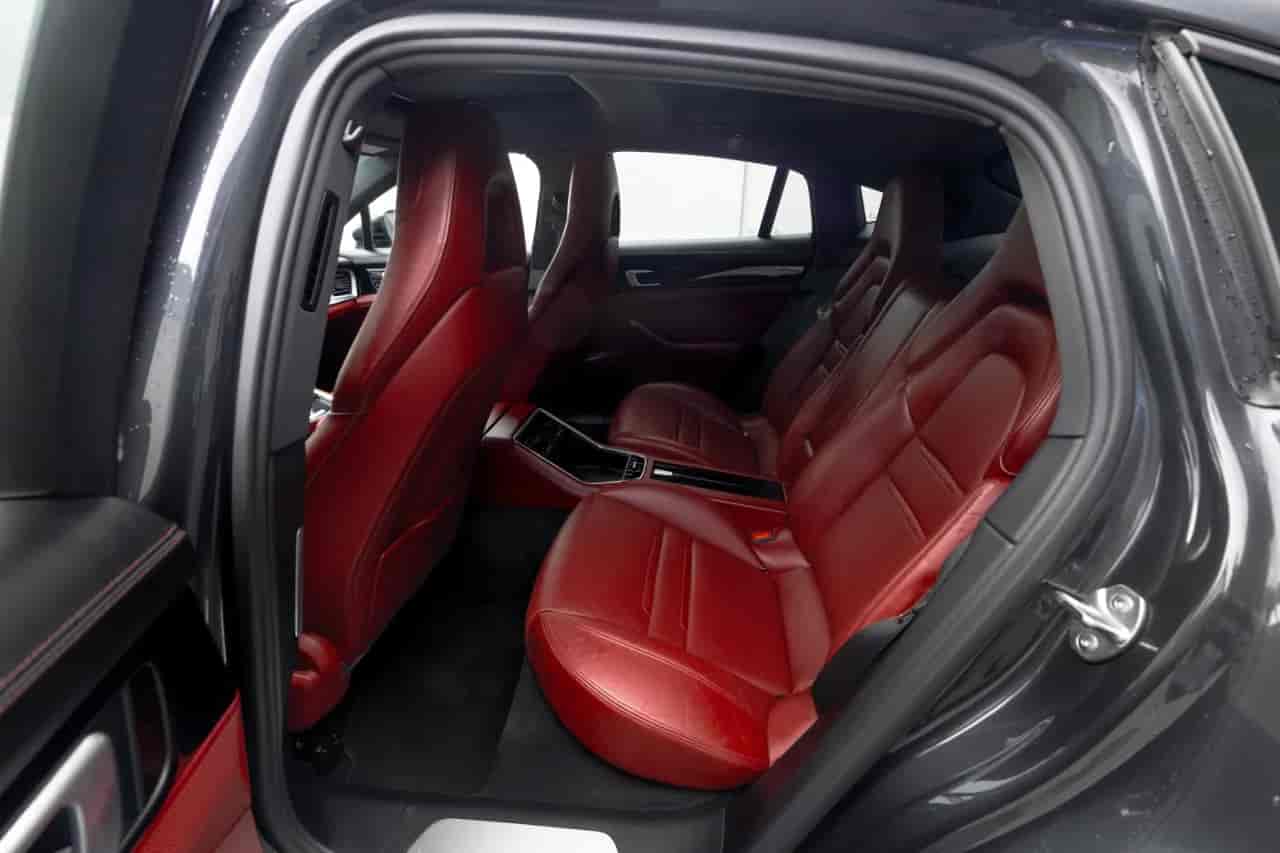 PORSCHE Panamera - 9