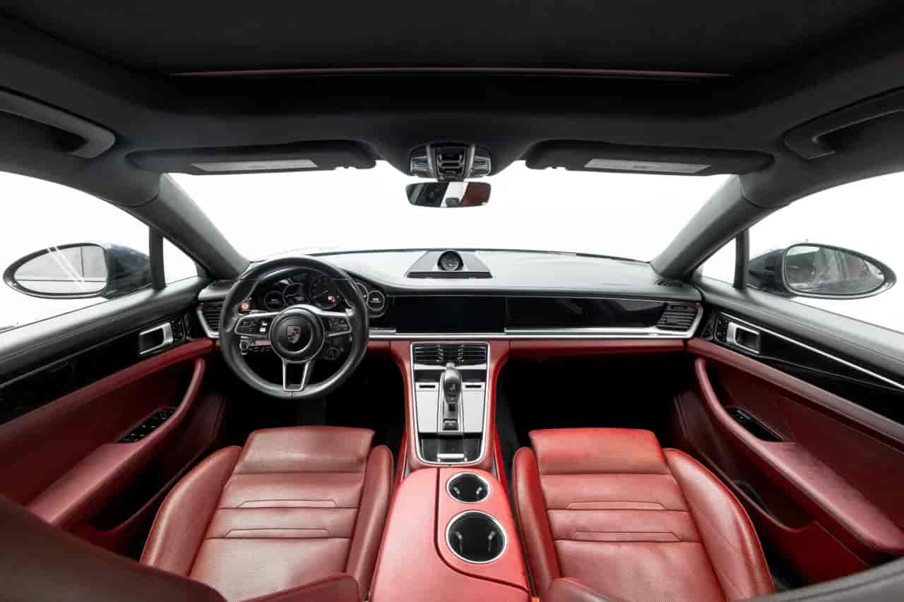 PORSCHE Panamera - 10