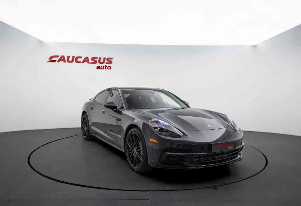 PORSCHE Panamera - 3