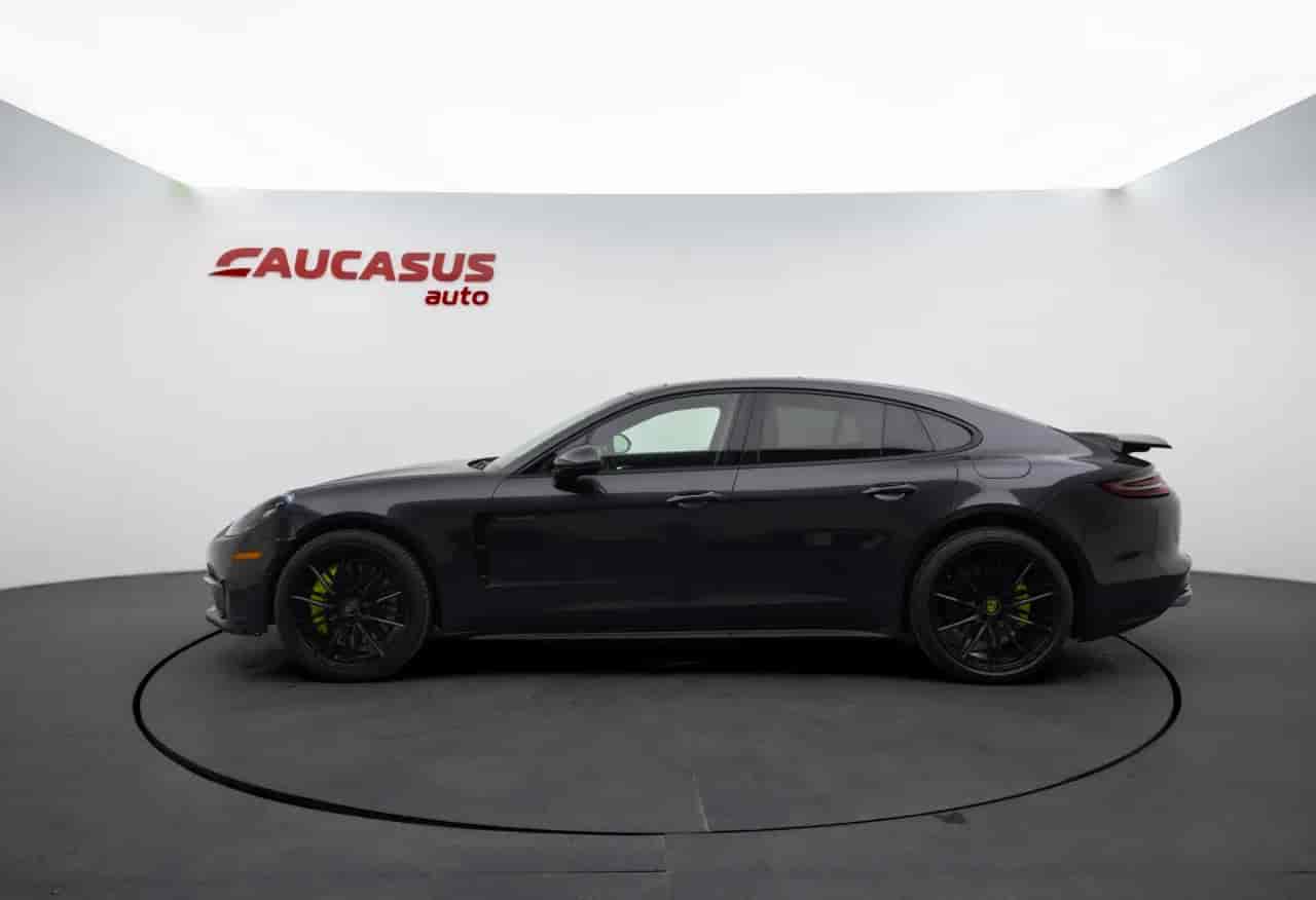 PORSCHE Panamera - 4