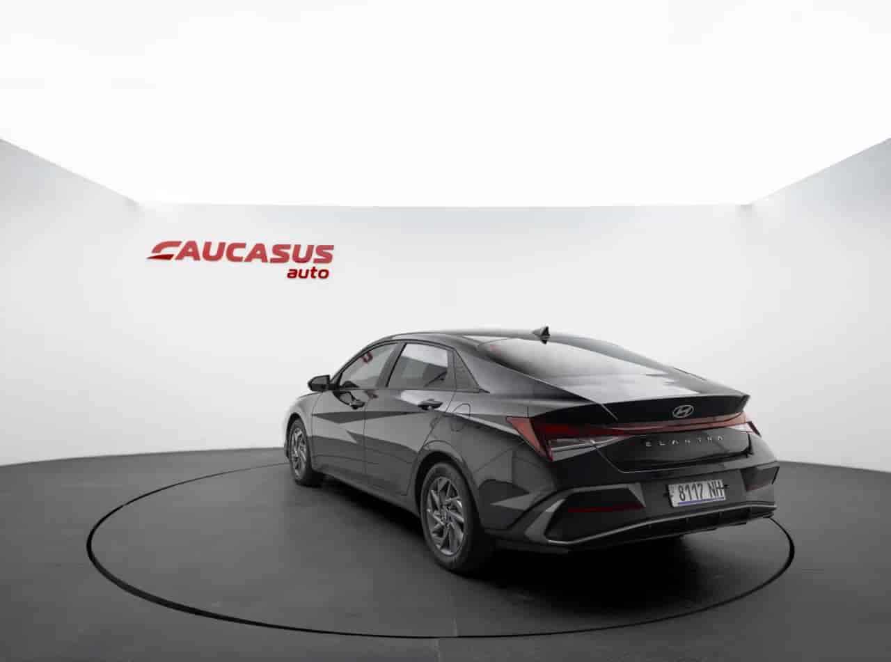 HYUNDAI Elantra - 6