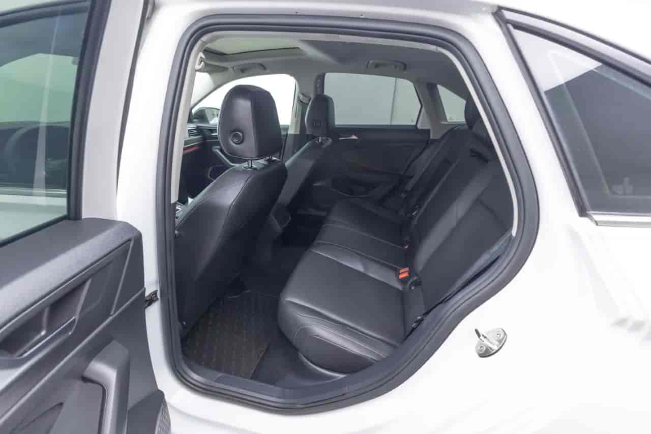 VOLKSWAGEN Jetta - 8