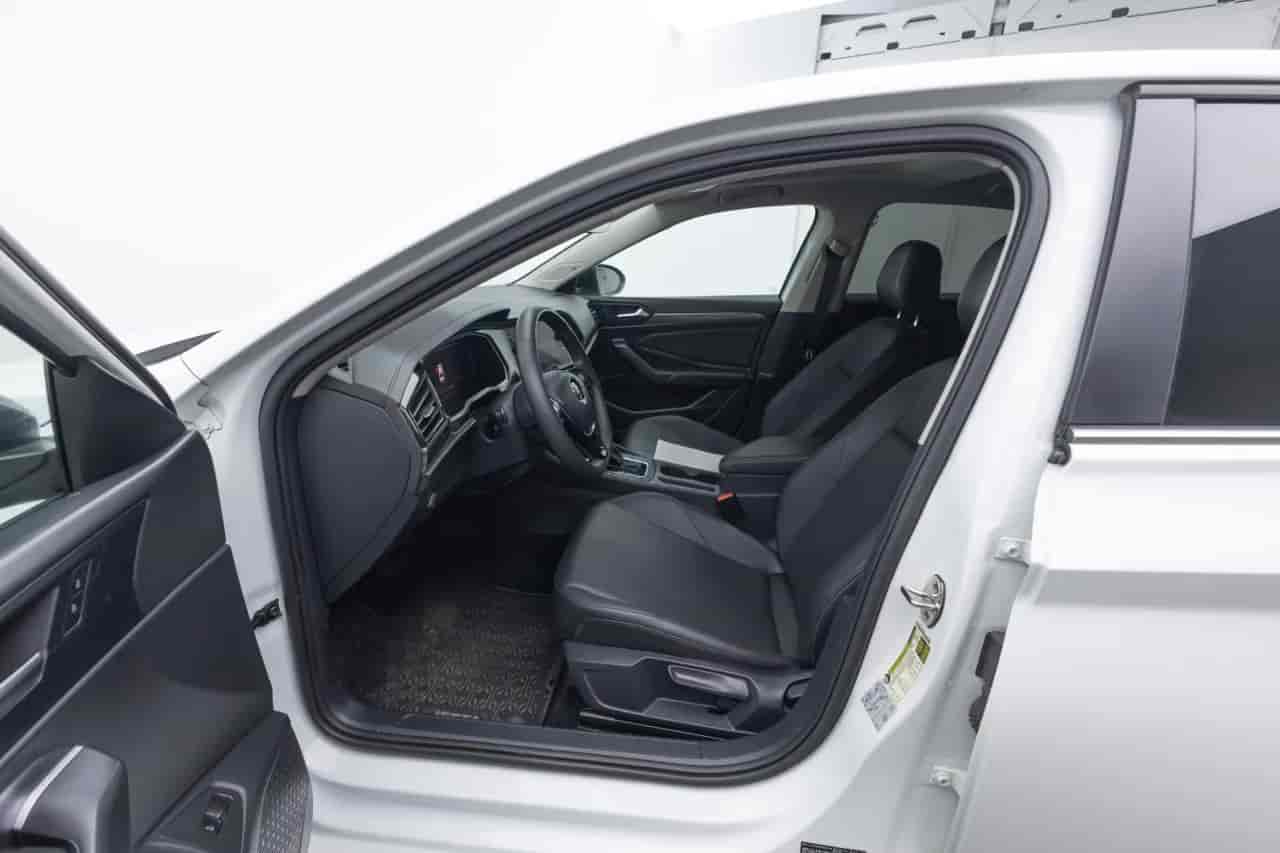 VOLKSWAGEN Jetta - 10