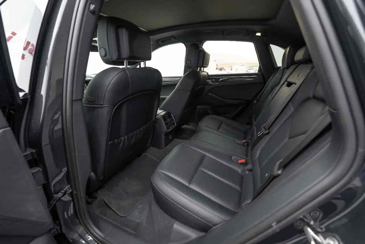 PORSCHE Macan - 8