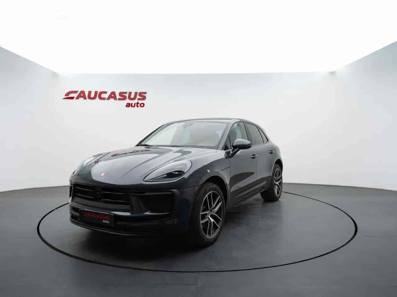 PORSCHE Macan - 1
