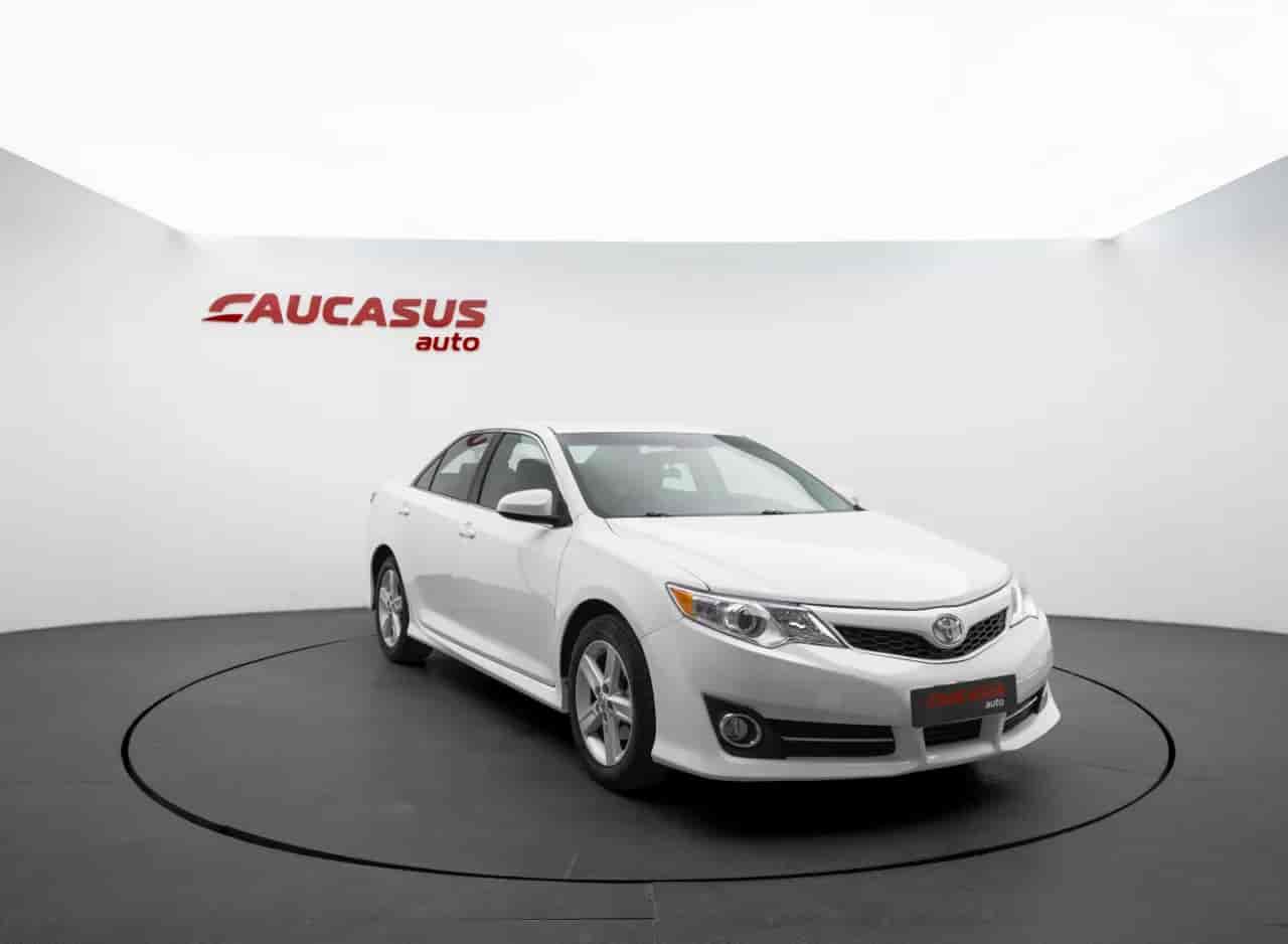 TOYOTA Camry - 3