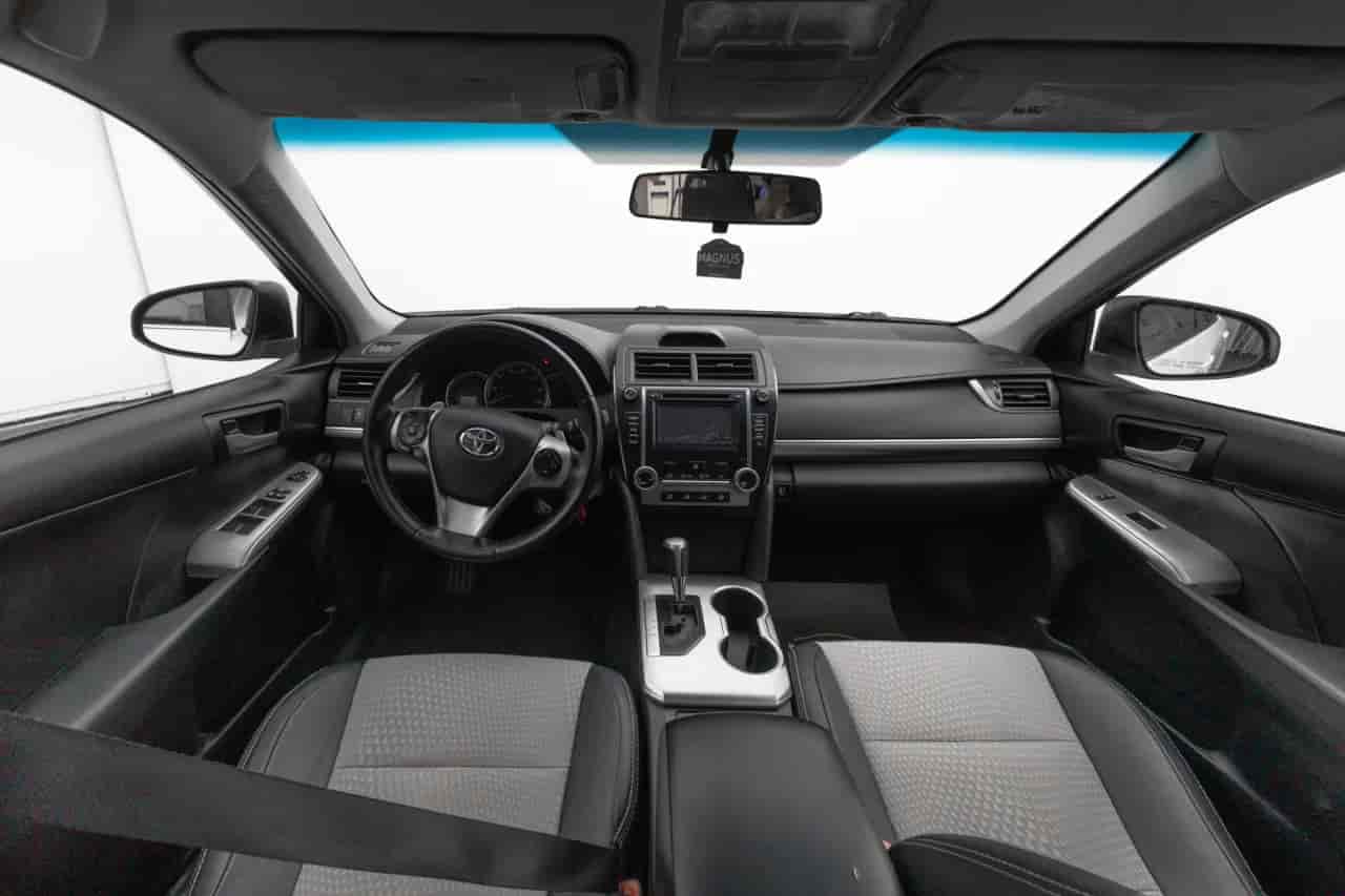 TOYOTA Camry - 8