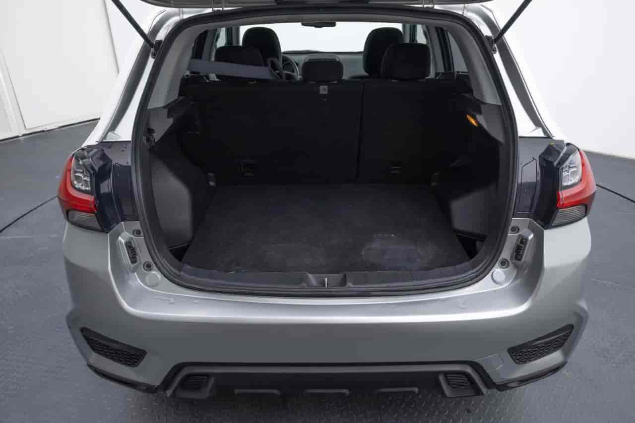 MITSUBISHI Outlander - 7