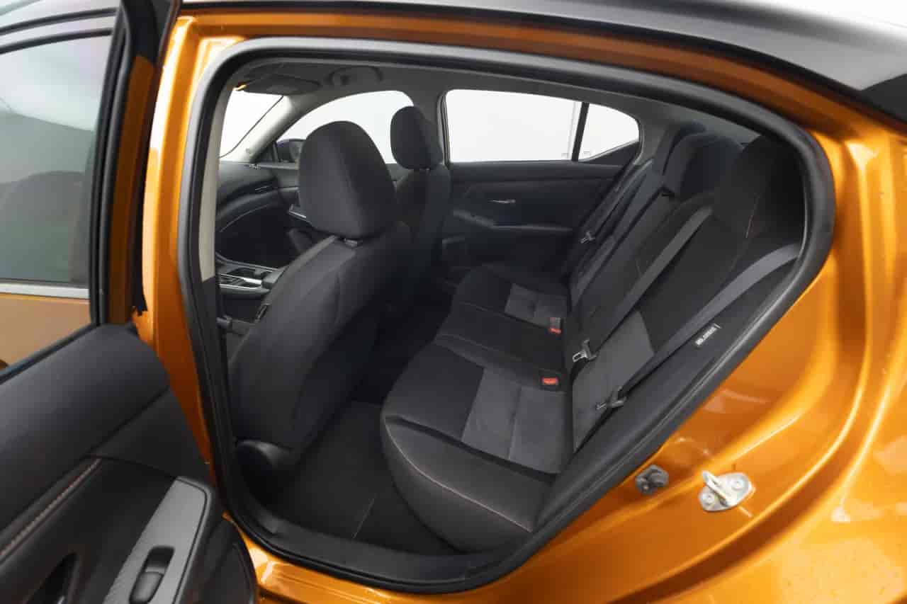 NISSAN Sentra - 8
