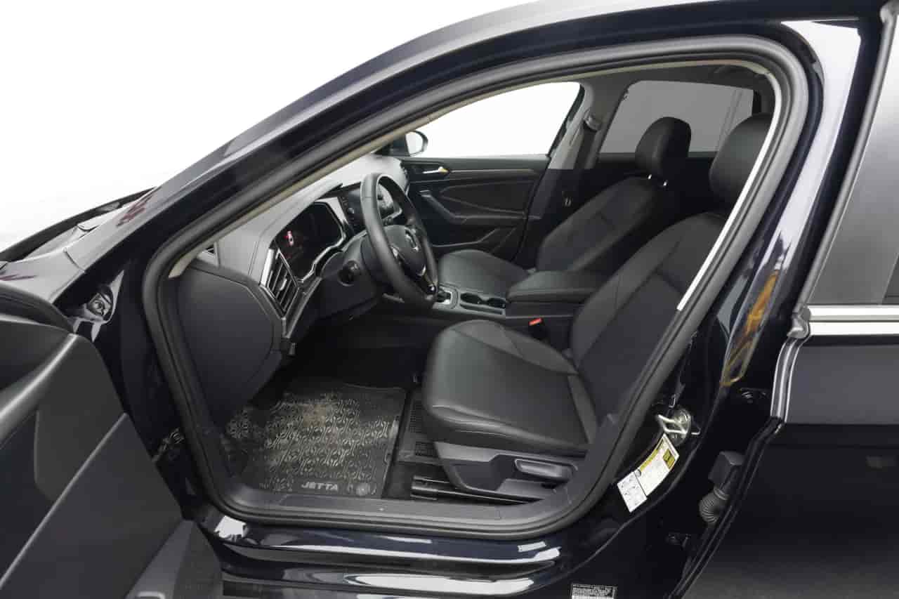 VOLKSWAGEN Jetta - 10