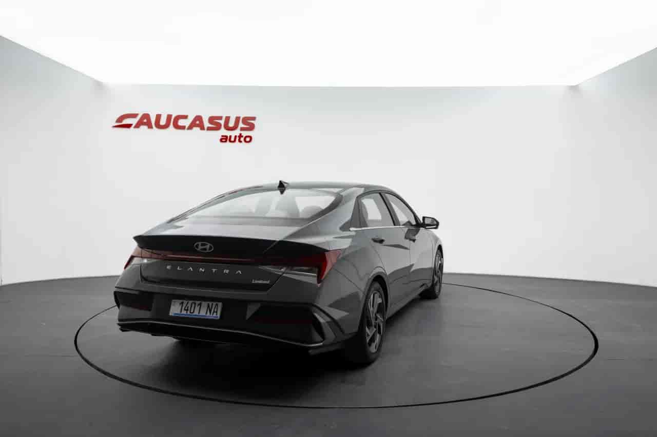 HYUNDAI Elantra - 4
