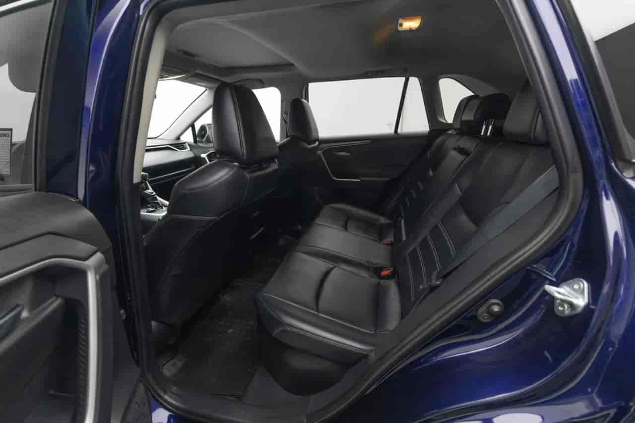 TOYOTA RAV4 - 8