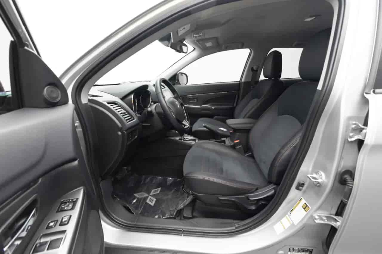 MITSUBISHI Outlander - 10