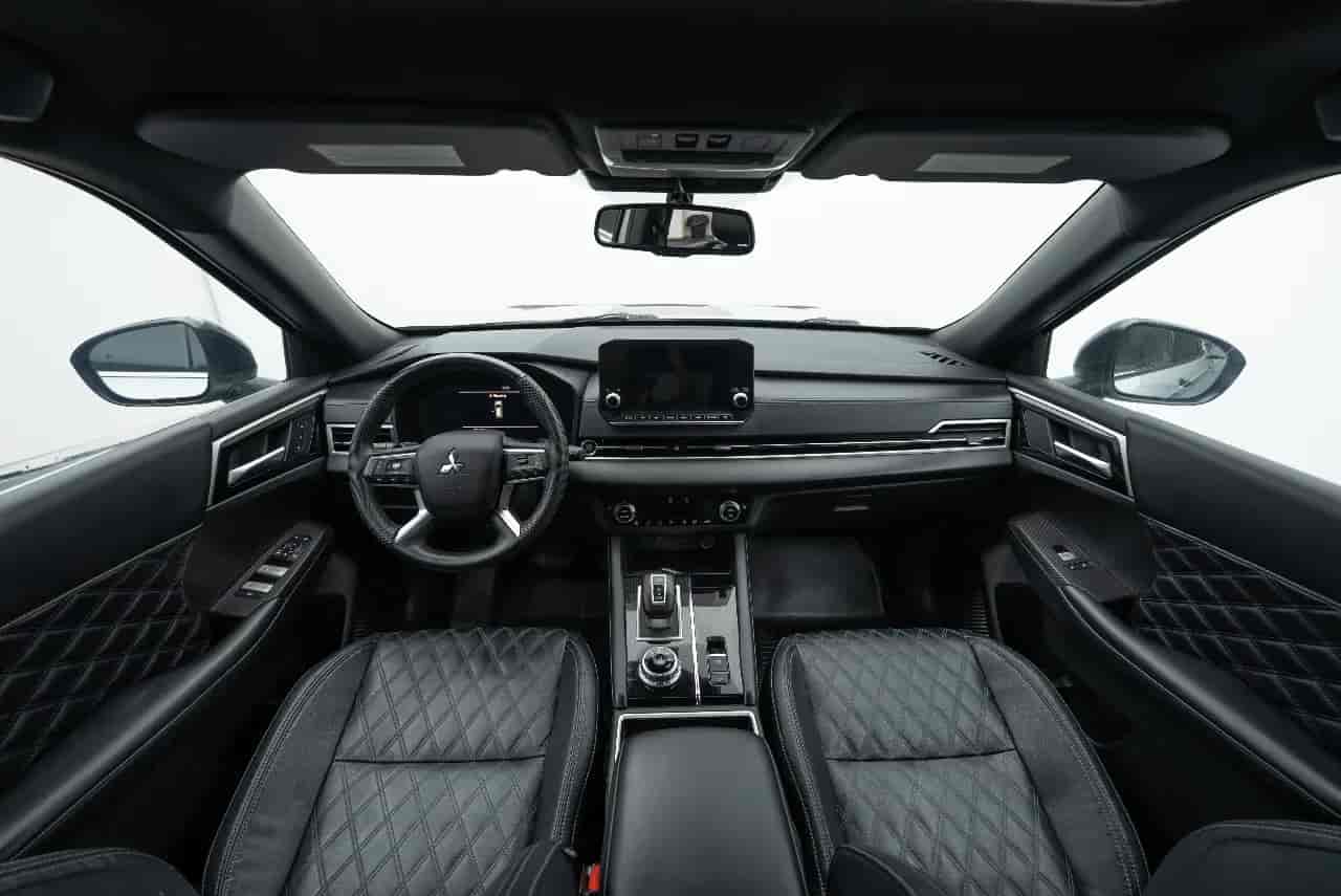 MITSUBISHI Outlander - 9