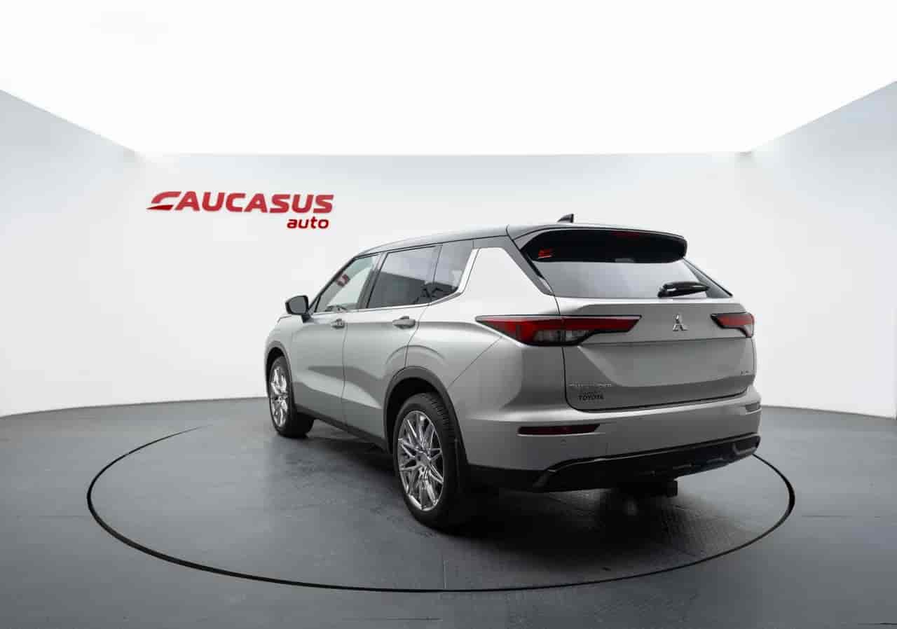 MITSUBISHI Outlander - 6