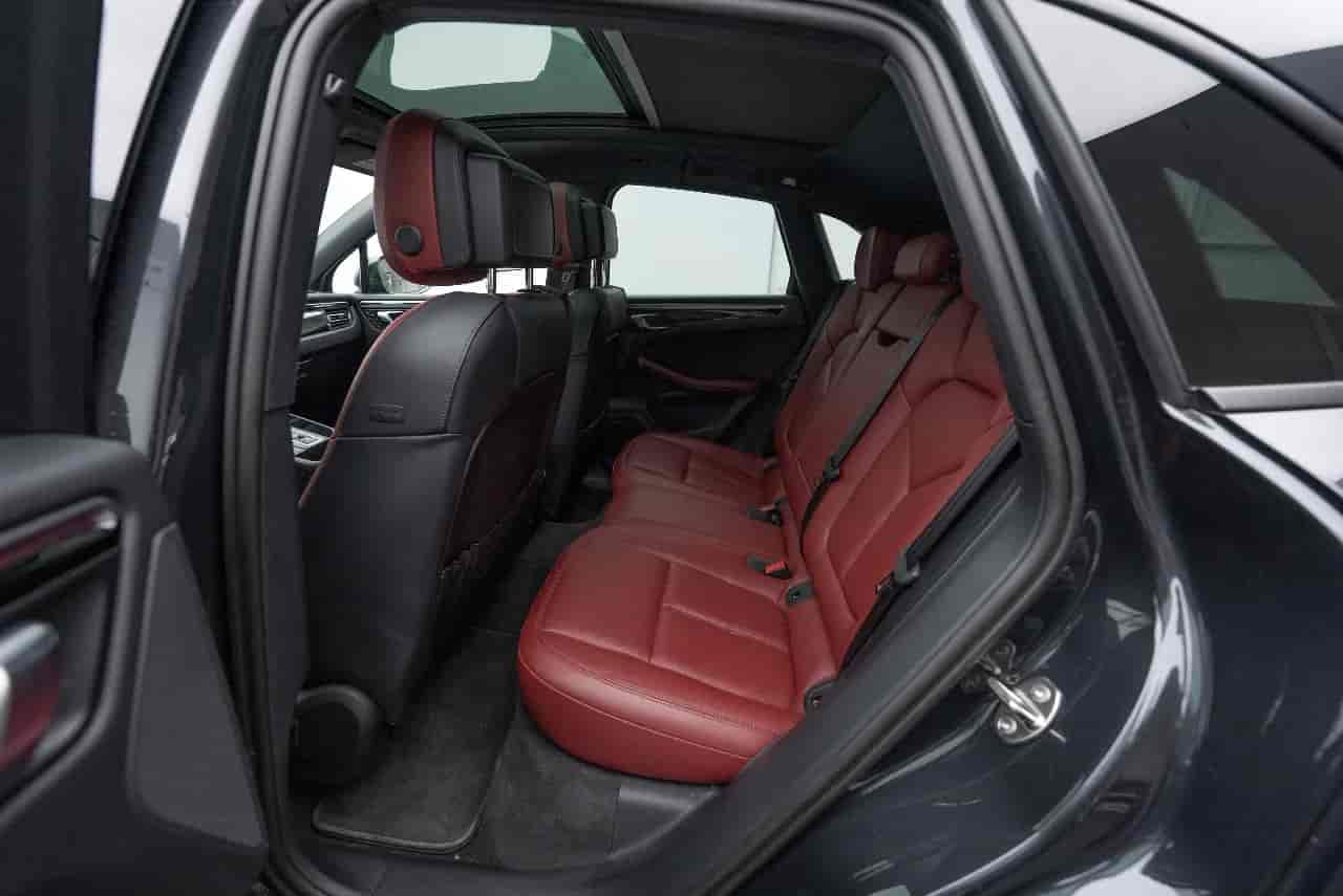 PORSCHE Macan - 8