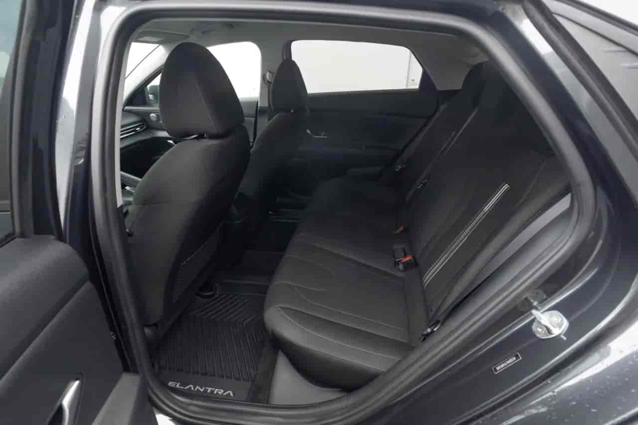 HYUNDAI Elantra - 8