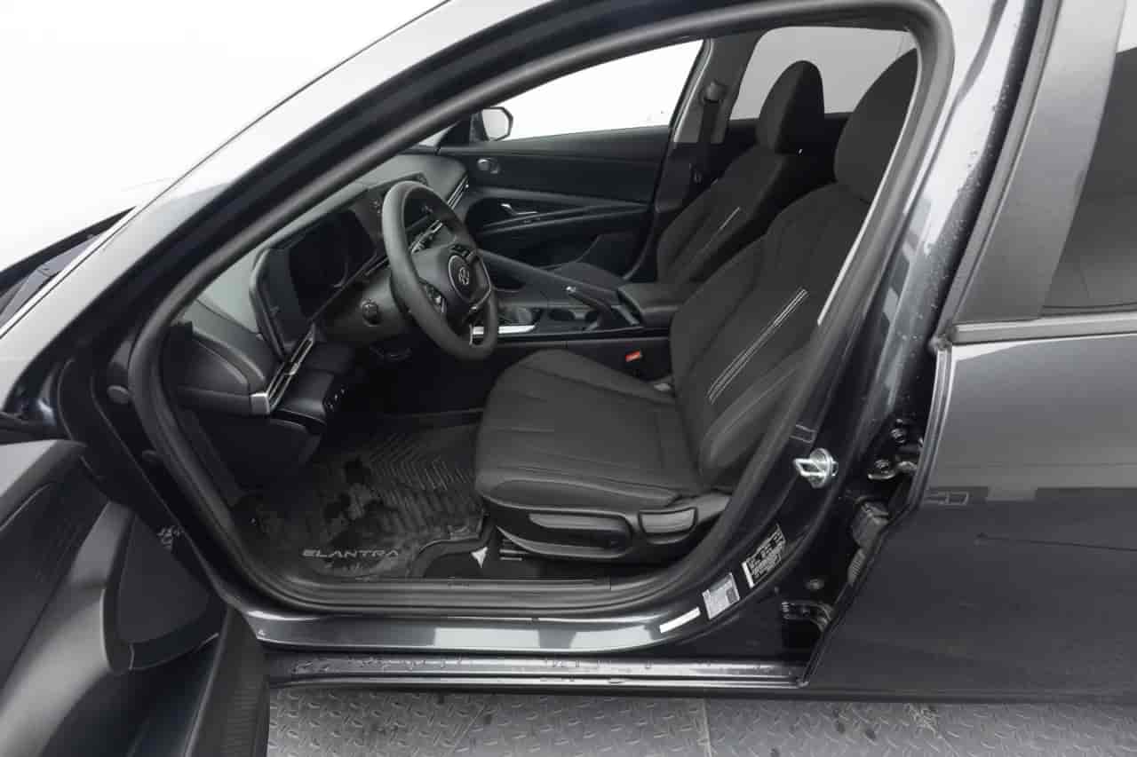 HYUNDAI Elantra - 10