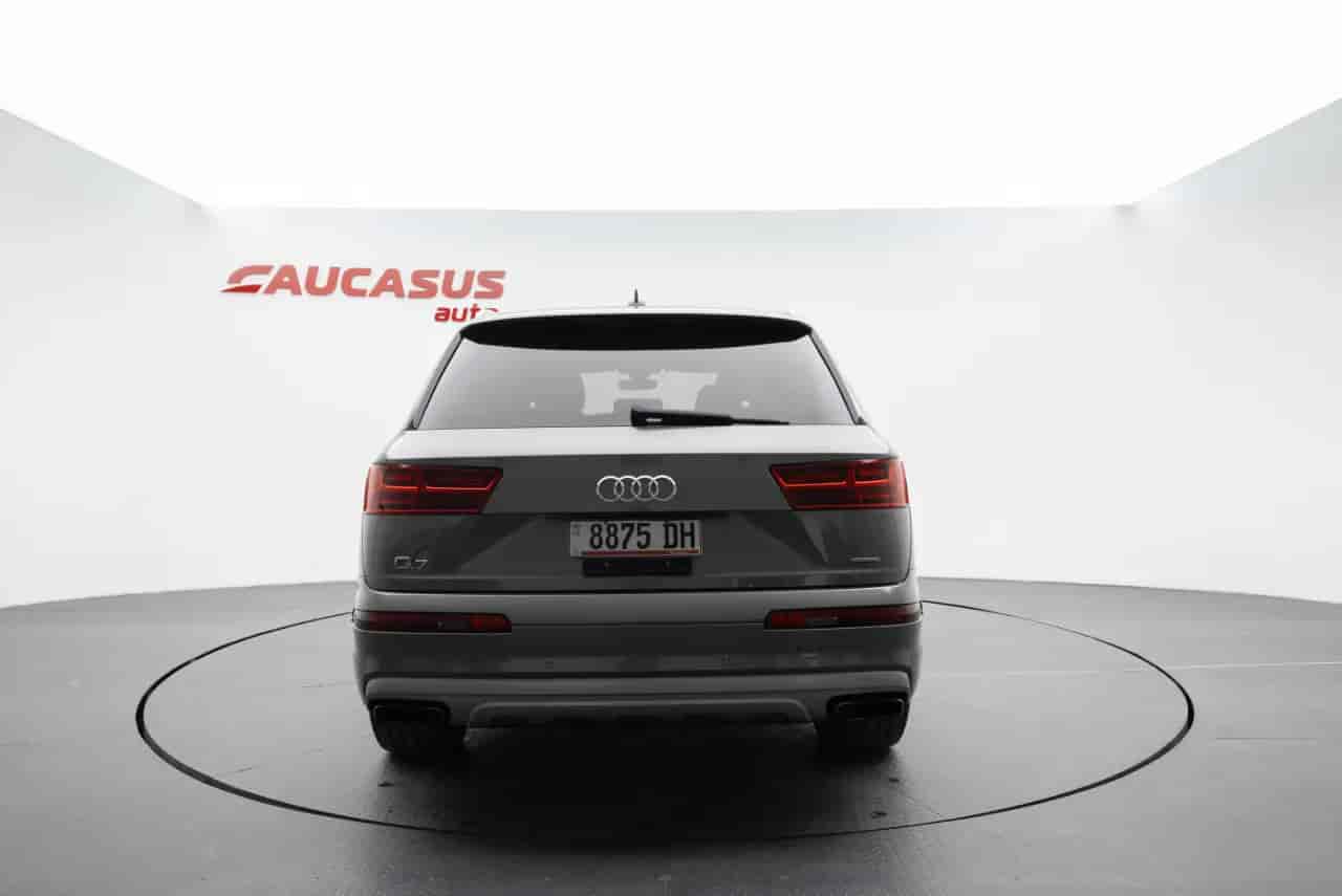 AUDI Q7 - 5