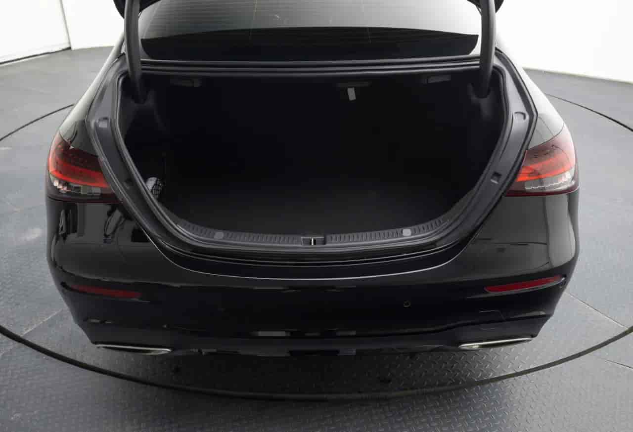 MERCEDES-BENZ E-Class - 7