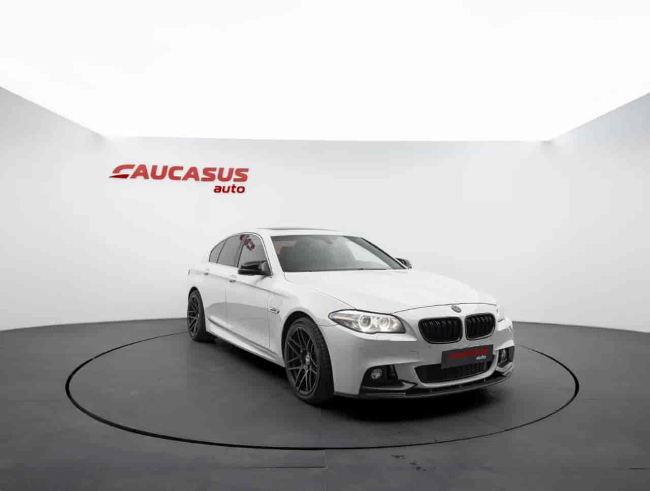 BMW 5-Series - 3