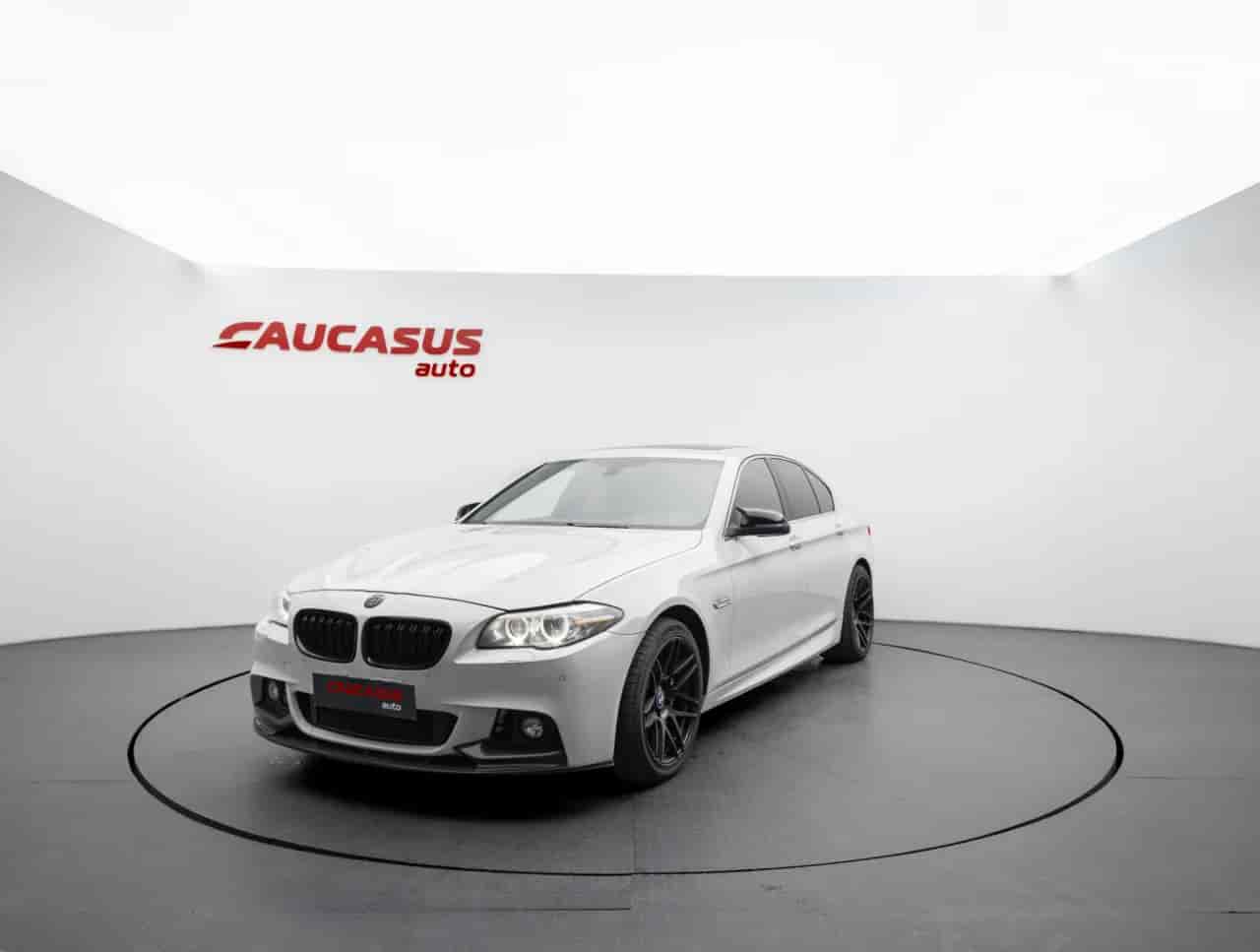 BMW 5-Series - 1