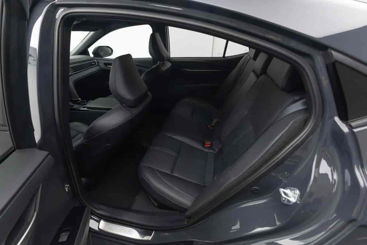 TOYOTA Camry - 8