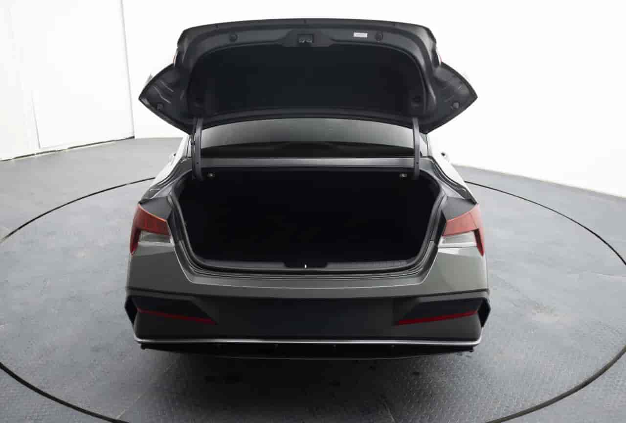 HYUNDAI Elantra - 7