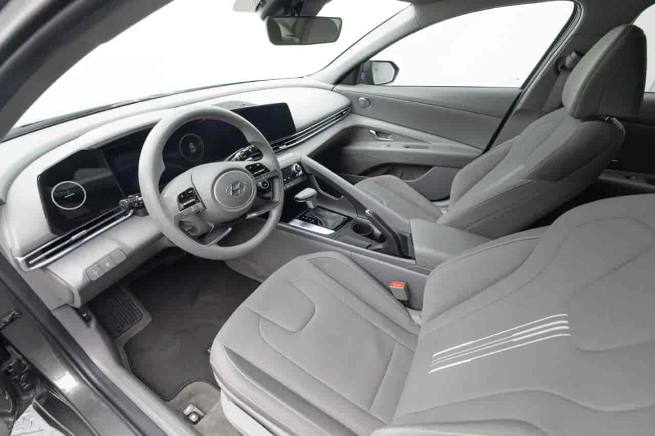 HYUNDAI Elantra - 10