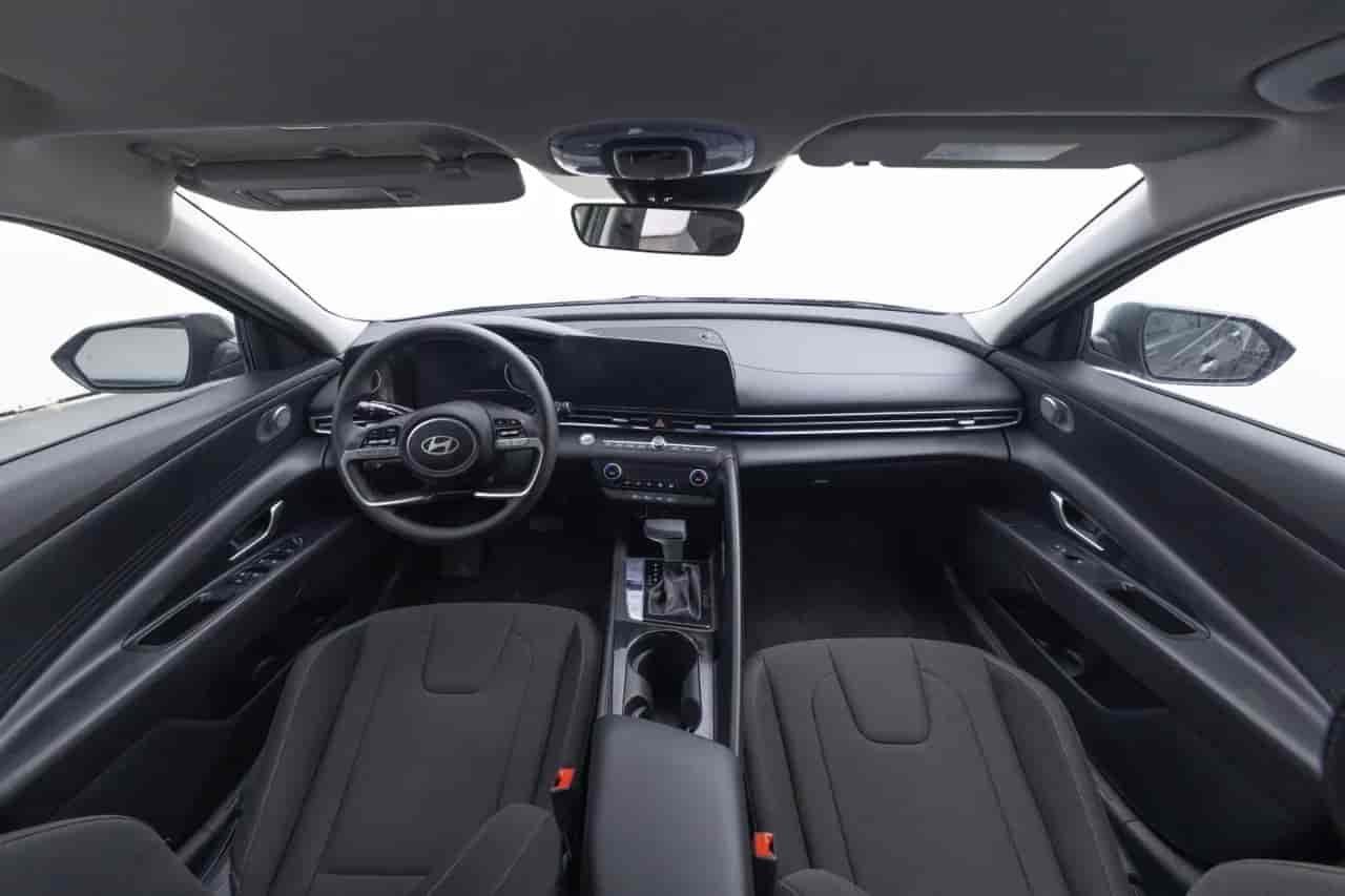 HYUNDAI Elantra - 10