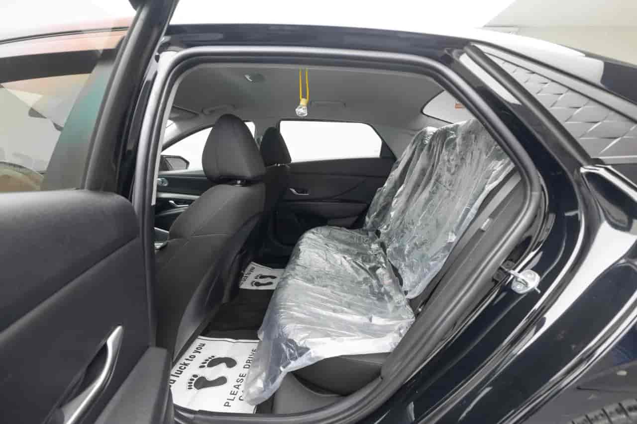HYUNDAI Elantra - 8