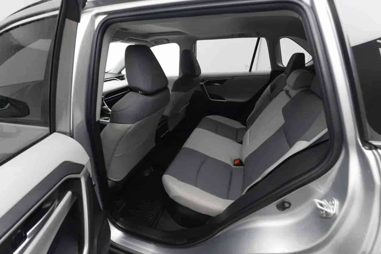 TOYOTA RAV4 - 8