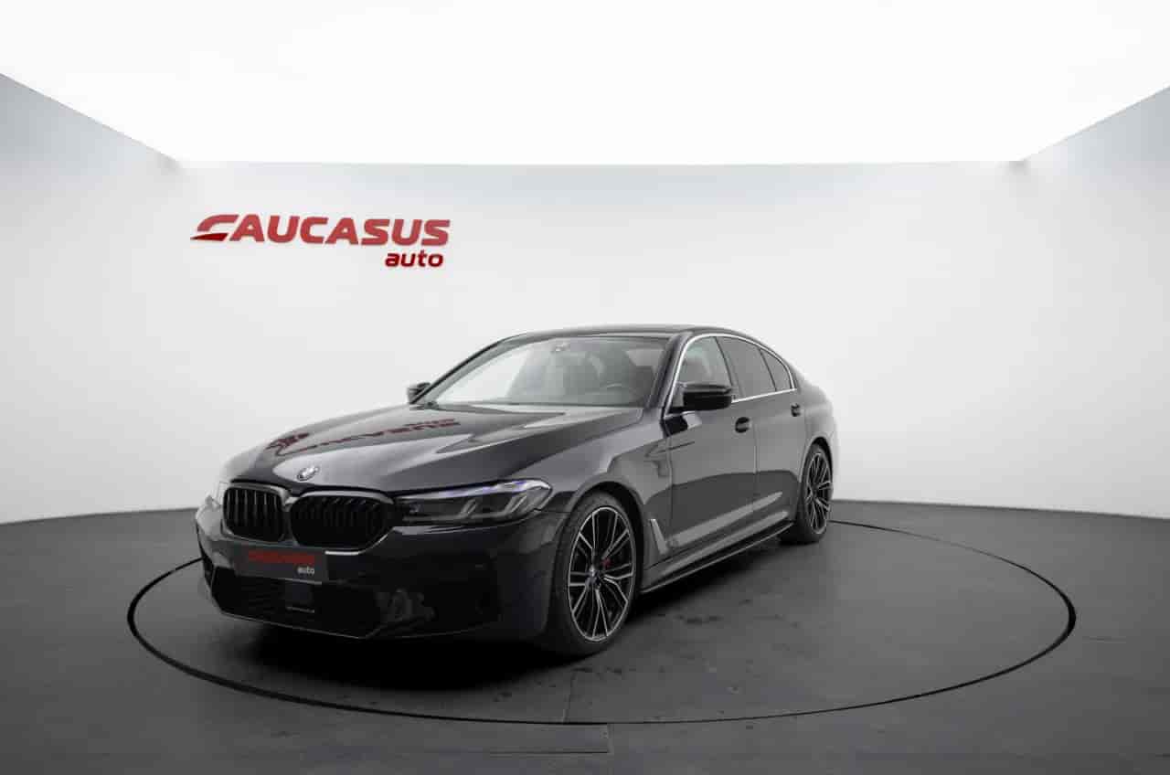 BMW 5-Series - 1