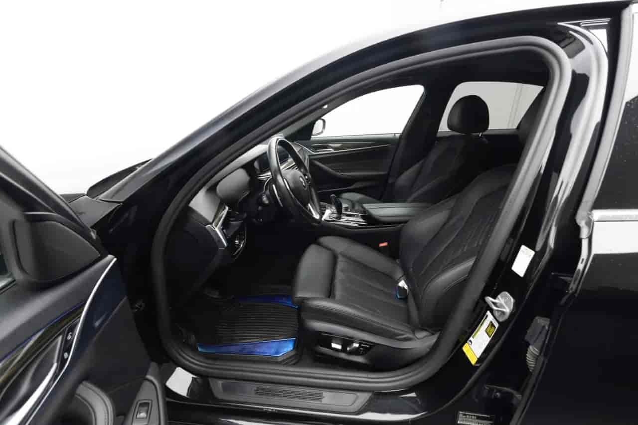BMW 5-Series - 10