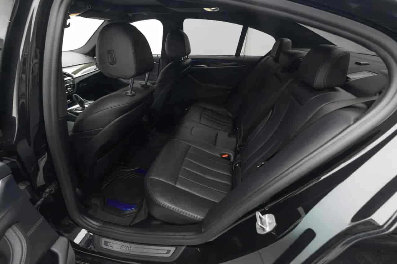 BMW 5-Series - 8