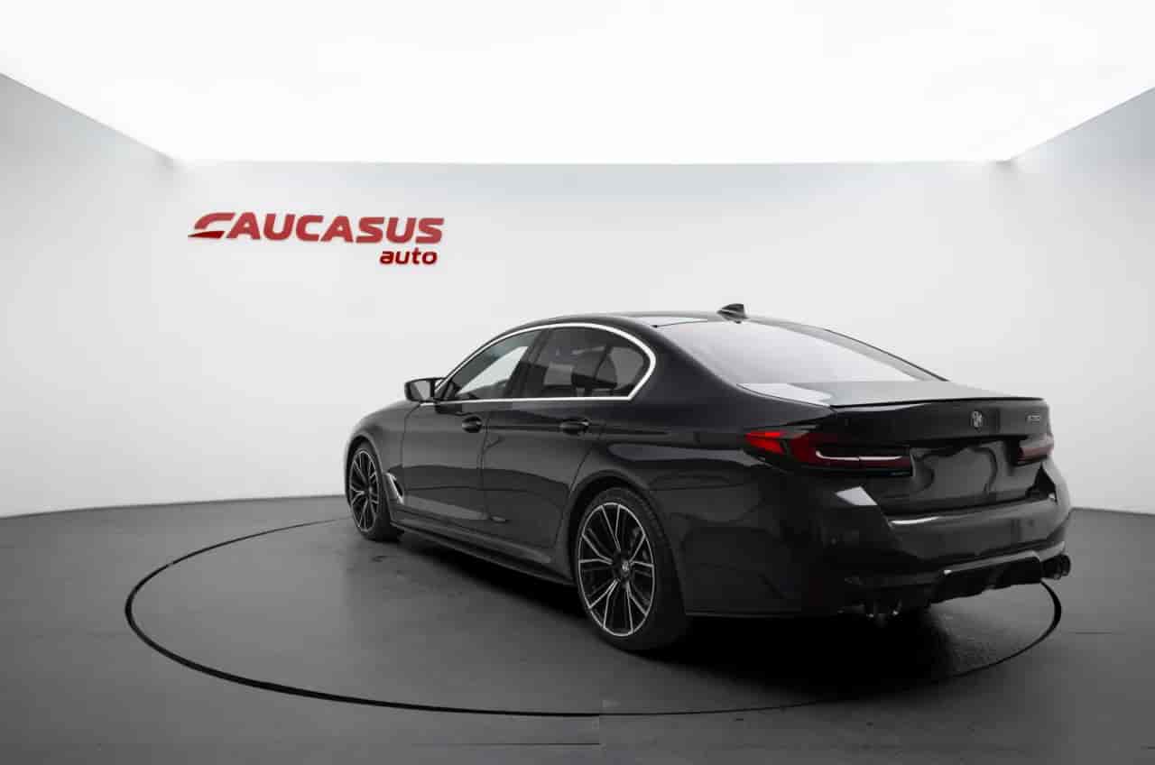 BMW 5-Series - 6