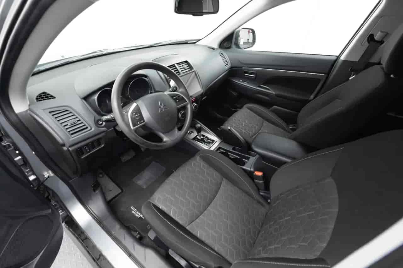 MITSUBISHI Outlander Sport - 10