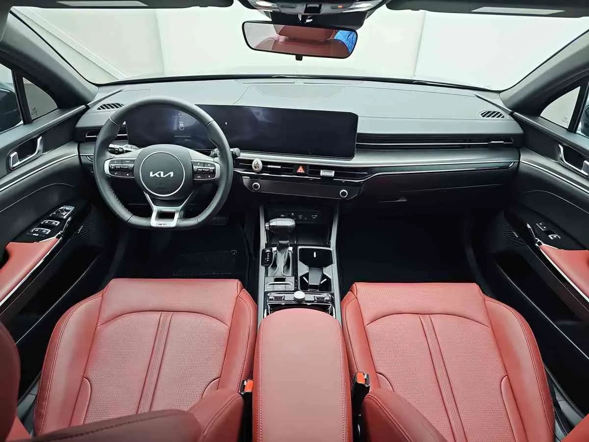 KIA K5 - 10