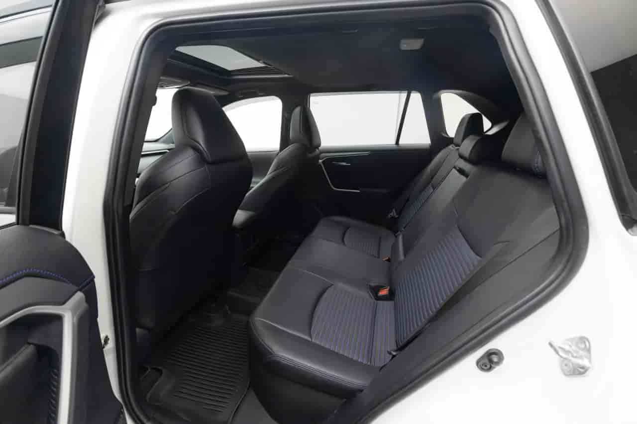 TOYOTA RAV4 - 8