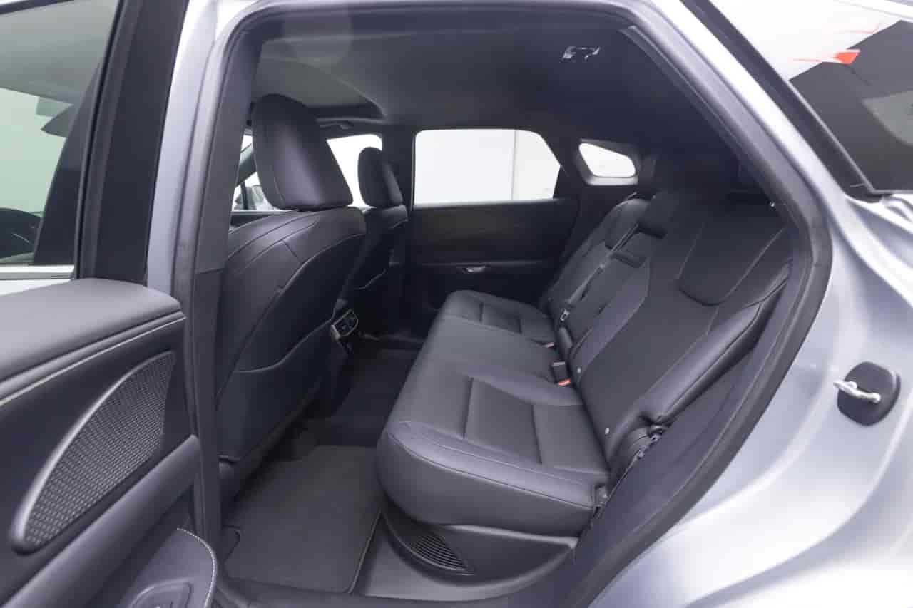 LEXUS RX - 8